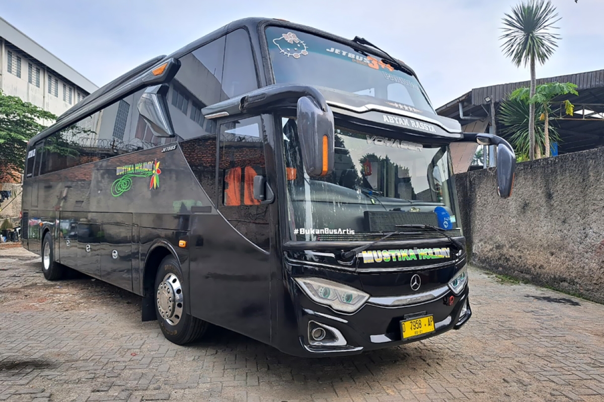 Sewa Big Bus Pariwisata Murah Jakarta 58 Seaters