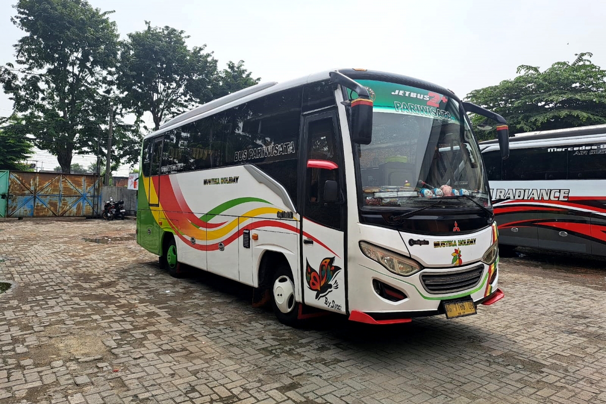 Sewa Medium Bus Pariwisata Murah Jakarta 31/33 Seaters